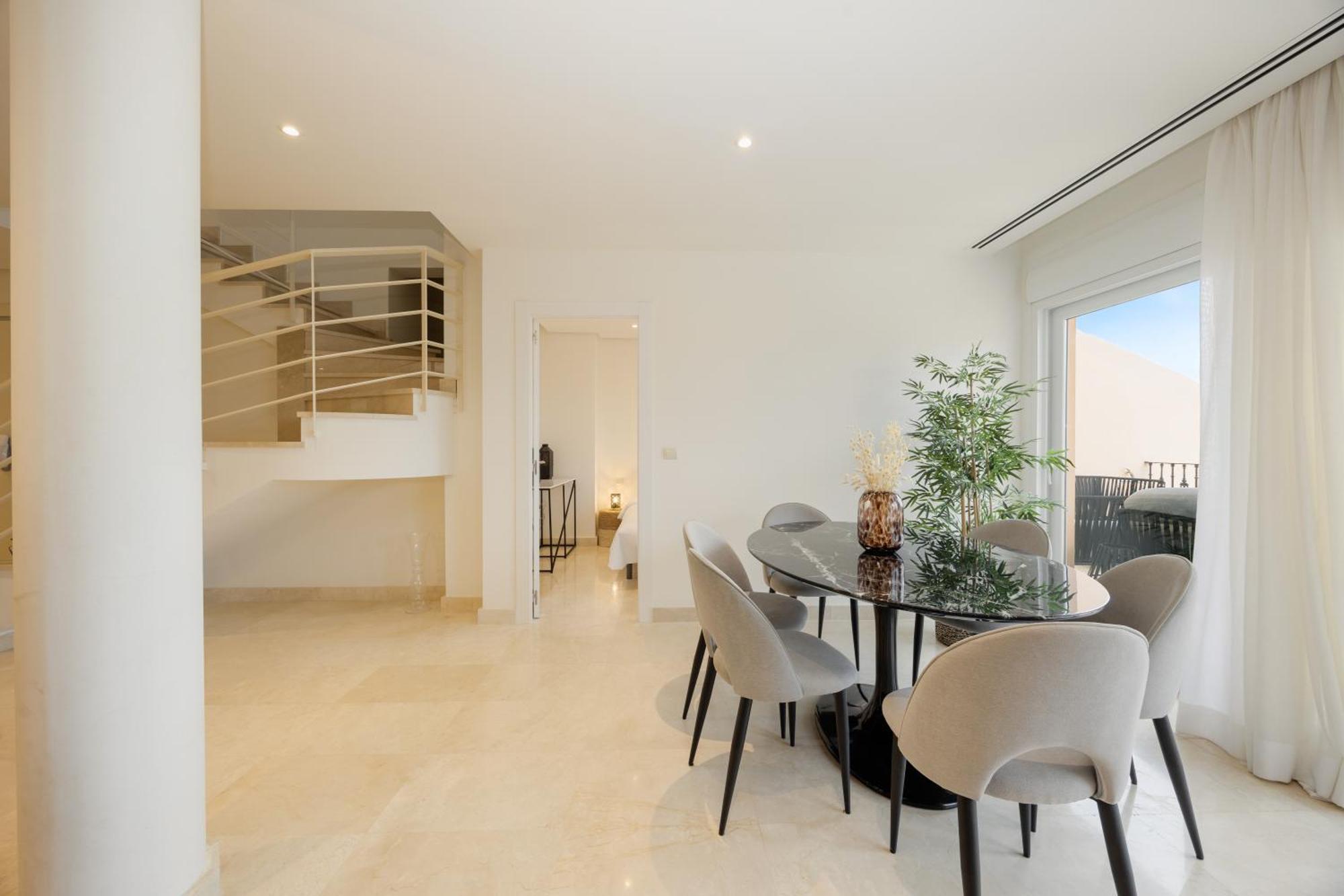 Penthouse With Sea Views In Nueva Andalucia * Marbella